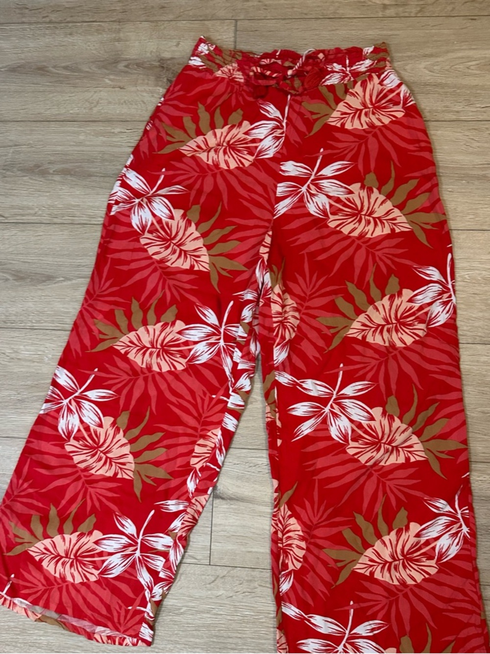 Roxy Resort/ Vacation hawaiin Floral Cover-Up Beach Pants- va